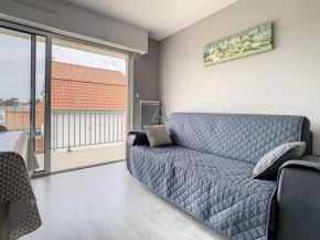 Studio rénové avec balcon, parking privé, proche centre-ville et plage - 2 pers - FR-1-236-84